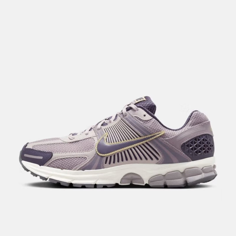 Nike's New Lightweight, Cushio - Men Shoes Must Have บทวิจารณ์และราคา