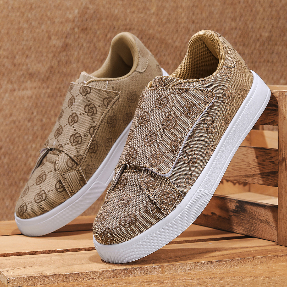 2026 New Men's Vintage Print V - Men Shoes Velcro บทวิจารณ์และราคา